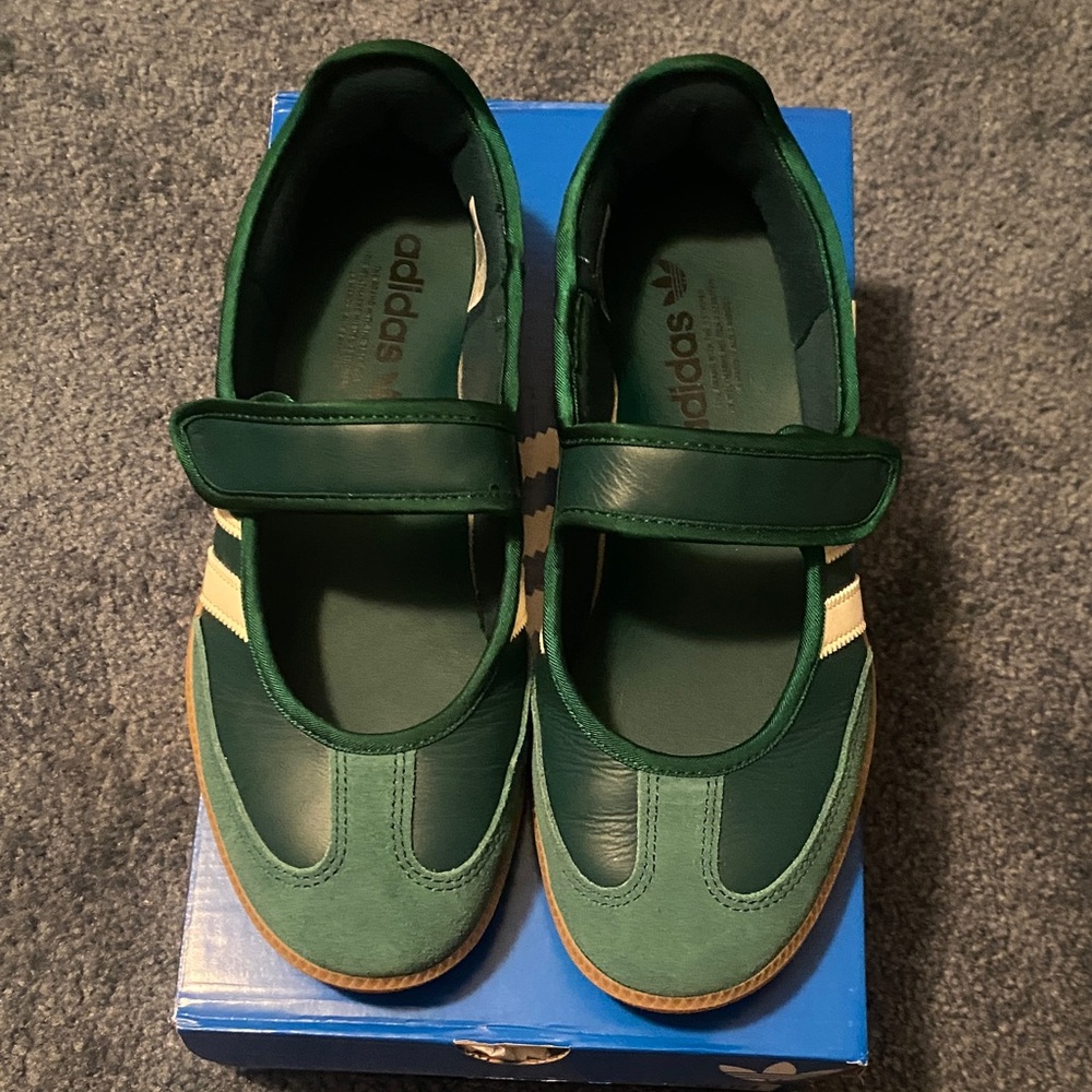 RARE Green Adidas women’s Samba Jane size 8.5